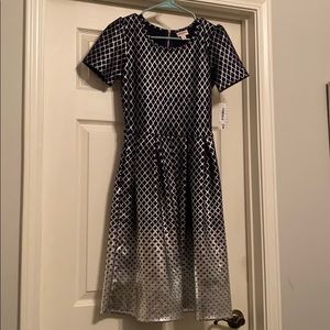 Small Elegant Amelia